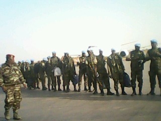 51 soldats de la paix de retour du Darfour  Ph: B24