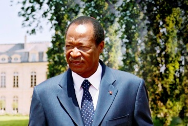 FRANCE. Paris. Elysee gardens. French President Fran?Åois HOLLANDE official portrait.Contact email:New York : photography@magnumphotos.comParis : magnum@magnumphotos.frLondon : magnum@magnumphotos.co.ukTokyo : tokyo@magnumphotos.co.jpContact phones:New York : +1 212 929 6000Paris: + 33 1 53 42 50 00London: + 44 20 7490 1771Tokyo: + 81 3 3219 0771Image URL:http://www.magnumphotos.com/Archive/C.aspx?VP3=ViewBox_VPage&IID=2TYRYDC4N80I&CT=Image&IT=ZoomImage01_VForm