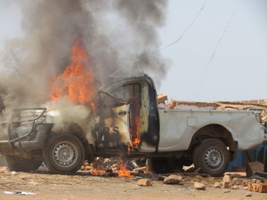 Voiture_en_feu2-f4f23