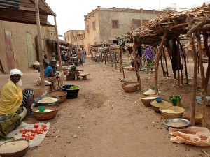 Des femmes vendant des céréales au marché de Konnan au Mali (Ph: Oxfam)