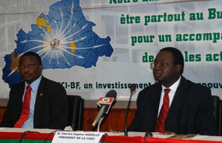 Le président de la COEC, Nabolé (droite) et le DG de la CCI-BF, Franck Tapsoba. Ph.B24