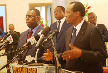 Macky Sall et Blaise Compaoré, face aux journalistes ce lundi 22 juillet à Kosyam. ph.B24