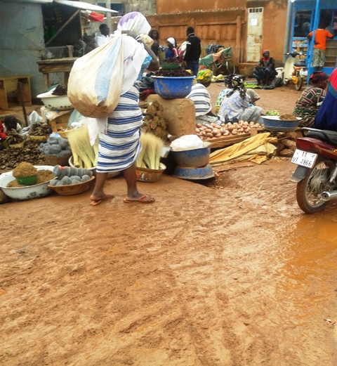 Katr yaar, un marché insalubre ©  Burkina 24