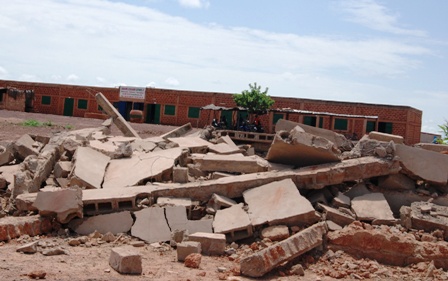 Les ruines d'un des nouveaux bâtiments, ce lundi 02 septembre 2013. Ph.B24