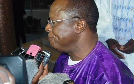 El Hadj Souleymane Compaoré, s,exprimant au nom de la FAIB, à la sortie d'audience