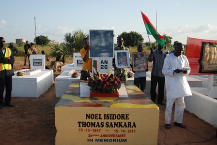 La tombe a été repeinte à l'occasion du 26e anniversaire (Ph : Burkina 24)