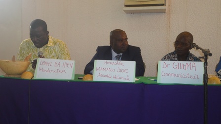 Les membres du présidium lors du forum de la semaine Cultivons (Ph:B24)