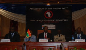 Le president du Faso, a la ceremonie d,ouverture du forum.
