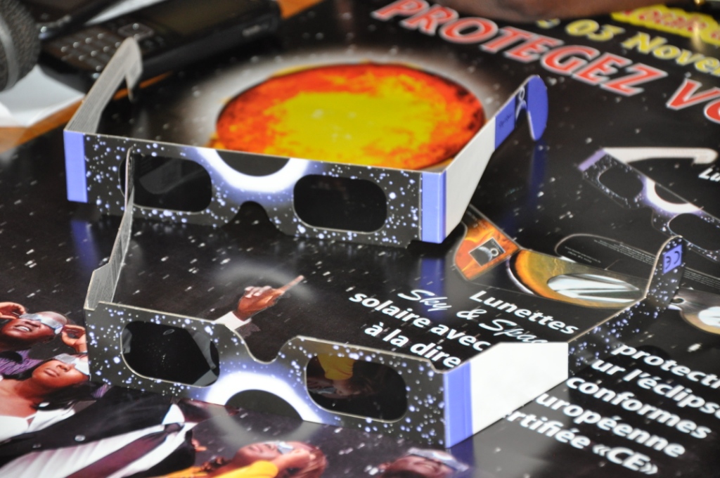 Les lunettes d'éclipse de Lankpharma (Ph : Sidwaya)