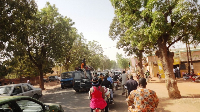 Une des avenues de Ouagadougou, ce 24 décembre 2013 aux environs de 10h (Ph : B24)