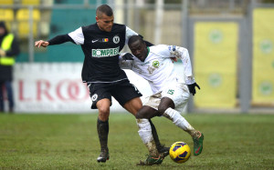 Narcisse Bambara (droite) va connaître une nouvelle expérience avec Universitatea Cluj (Foto: Bogdan Iordache)