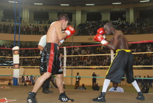 Alexis Kaboré dit Yoyo (droite) a su faire preuve de patience  pour venir à bout de son adversaire Sylvester Lopez