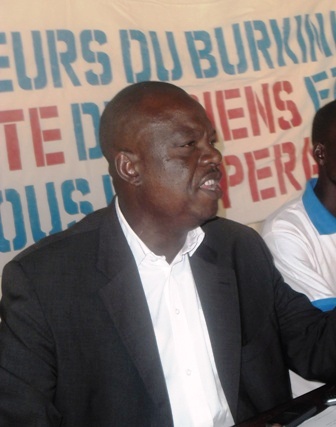 Le président de la ligue des consommateurs du Burkina, Section du Kadiogo, Serge Horace Bambara (© Le Quotidien)