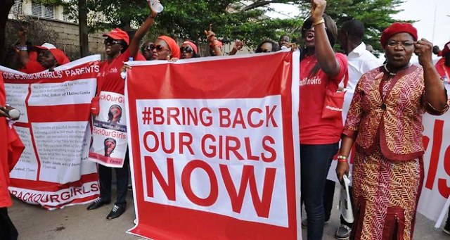 Après de nombreuses protestations à travers le monde, enfin un accord avec le groupe islamiste armé Boko Haram prévoyant un cessez-le-feu et la libération des 219 lycéennes enlevées a été conclu.