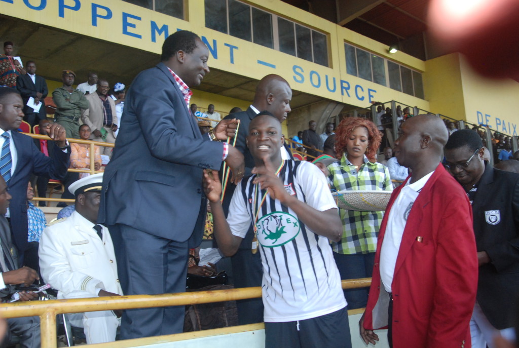 Banou Diawara est le meilleur footballeur 2014 selon l'Association des journalistes sportifs du Burkina