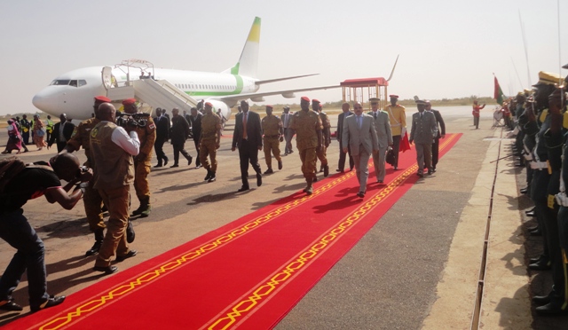 Le président mauritanien, Mohamed Ould Abdel Aziz, a atterri au Burkina Faso ce lundi matin.