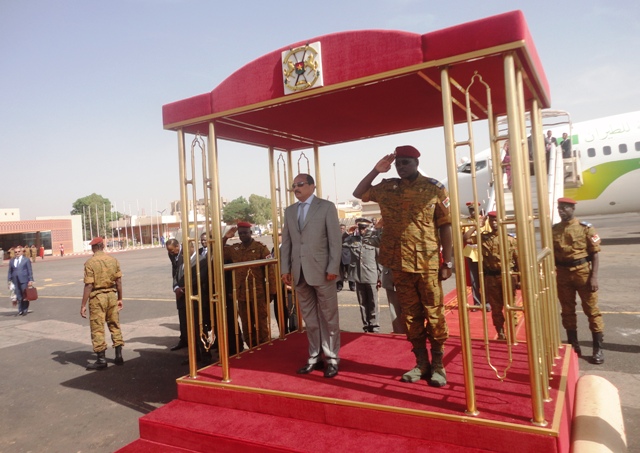 Le président mauritanien au Burkina Faso, le lundi 10 novembre 2014.