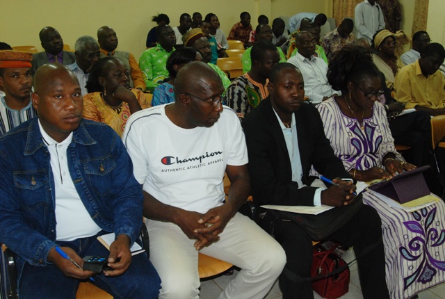 "Il faut qu'on se retrousse les manches", a dit Diabré aux membres du SEN (©Burkina24)