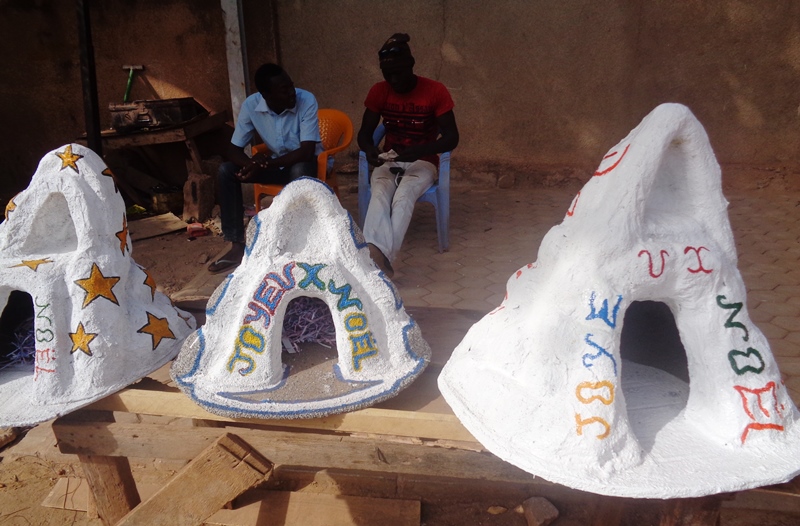 Les crèches préfabriquées sont en train de ravir la vedette à leurs soeurs