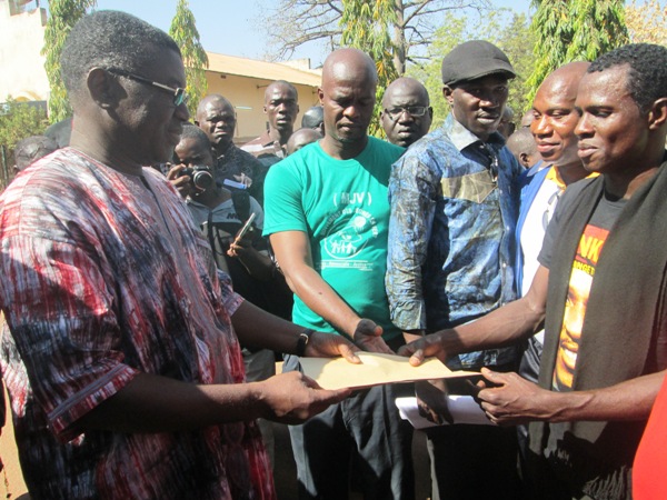 Le message a été remis au Gouverneur