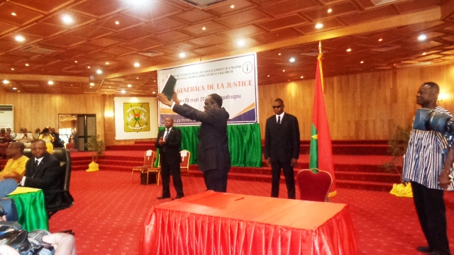 Le Président du Faso a présenté le pacte national pour le renouveau de la justice au public.