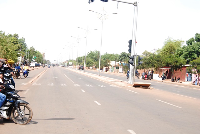 L'avenue du Kadiogo déserte aux environs de 10h ce 7 avril 2015 