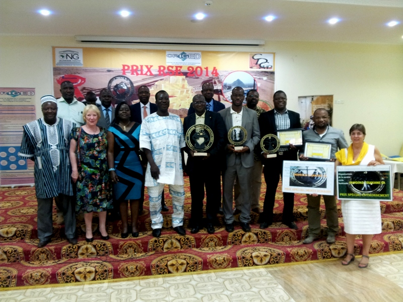 Photo des lauréats et des officiels, RSE 2014
