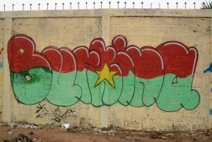 Les graffeurs prônent dans leurs graffitis la paix pour le Burkina