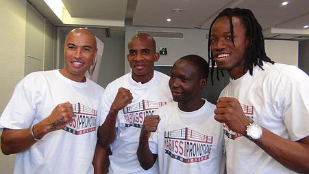 Alexis Kaboré (2ème à partir de la droite) espère devenir plus professionnel à travers Mabissi Promotion