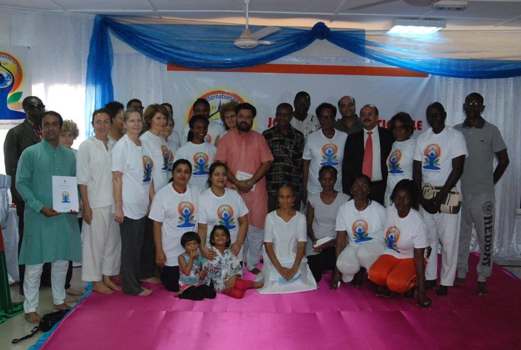 C'est en famille que les Yogis et le ministre de la culture du Burkina Jean-Claude Dioma se sont donnés rendez-vous pour une autre séance