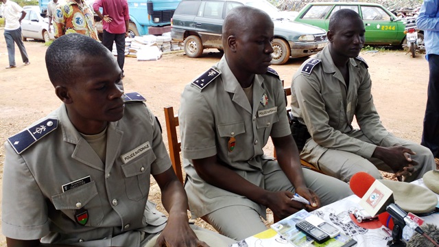 Les policiers appellent les populations à plus de vigilance dans leurs habitudes alimentaires © Burkina24 