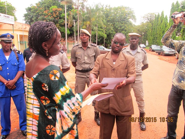 Le SG du gouverneur de la région des Hauts-Bassins, Bernard Béba a reçu les doléances de l'AVFE