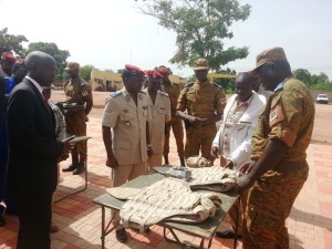Une présentation du matériel offert à la compagnie logistique pour la prévention et la lutte contre le terrorisme au Burkina