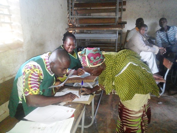 Les personnes âgées ont tenu à accomplir leur devoir civique 