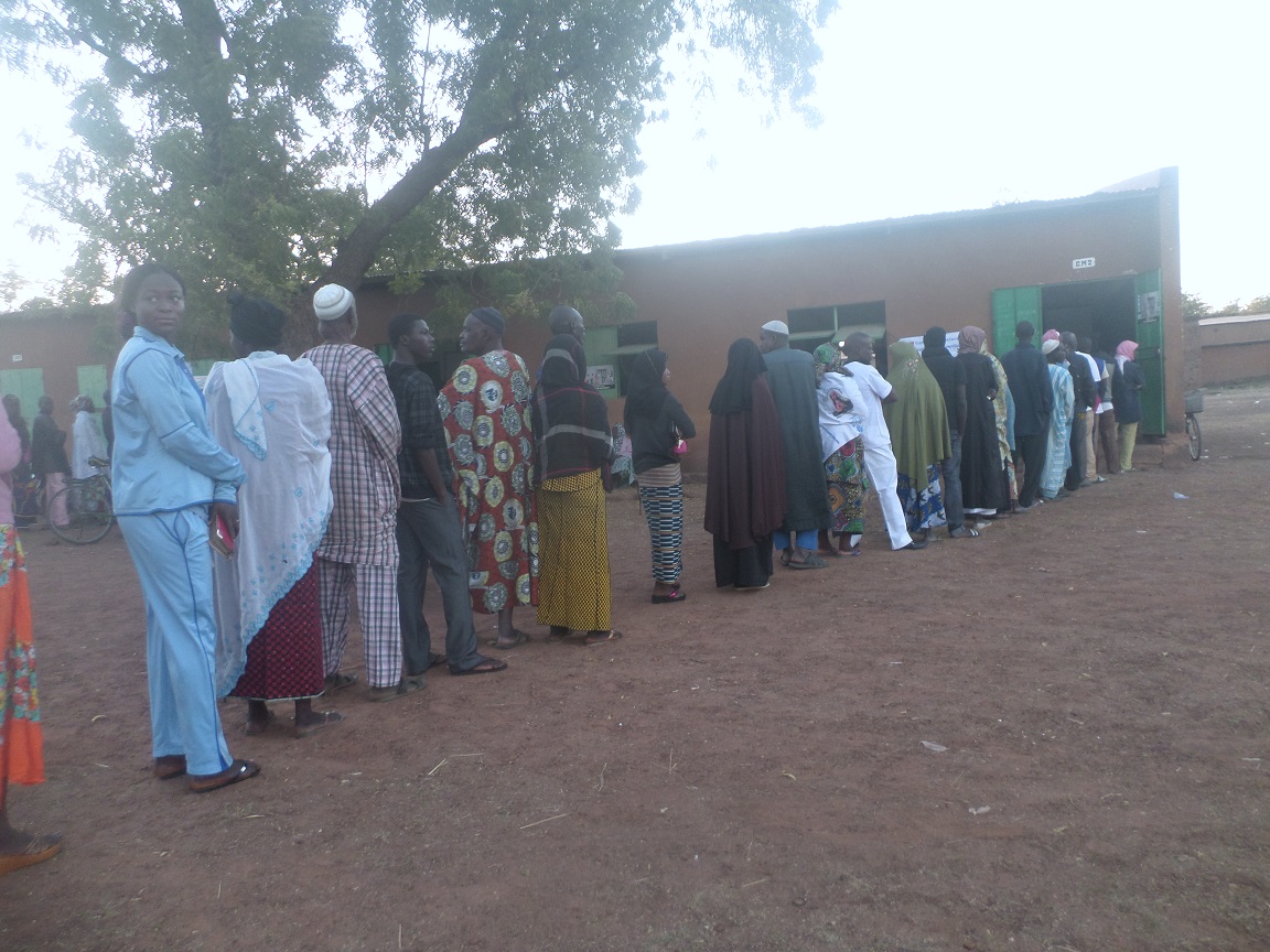Des électeurs à Nouna