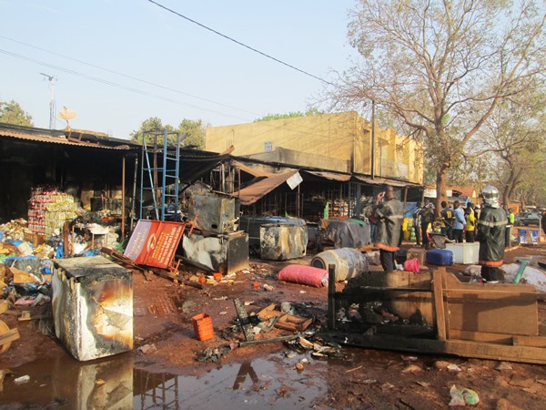 6 magasins sont partis en fumée à Bobo