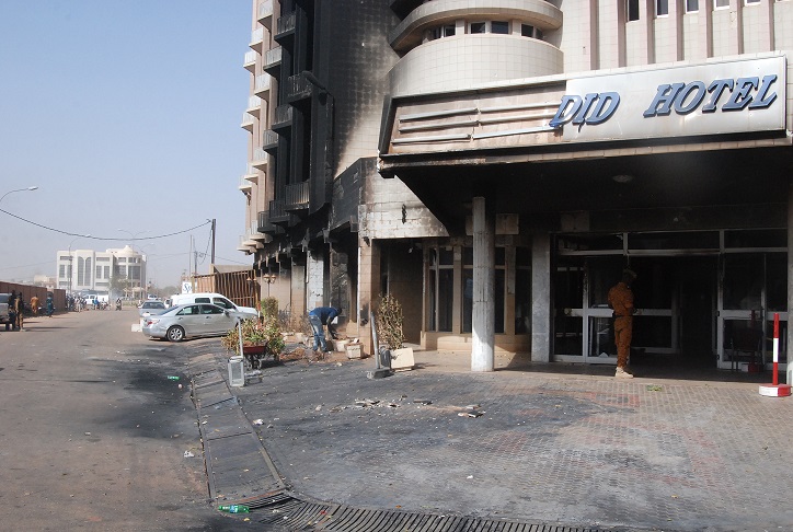 L'opération de nettoyage du Splendid Hôtel a commencé ce mercredi matin © Burkina24