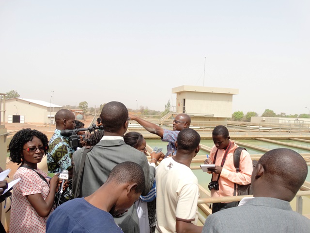 Une visite guidée du site du barrage a été organisée au profit des journalistes.