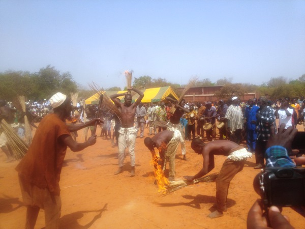 La troupe senoufo a été maitre du feu au cours de la cérémonie