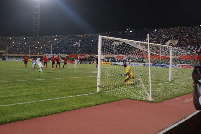 Ce penalty transformé par Jonathan Pitroipa a permis aux Etalons de revenir à la hauteur de l'Ouganda avec six points