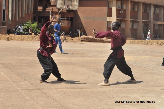 Démonstration de kung fu sur le plateau Jean-Baptiste Bassinga
