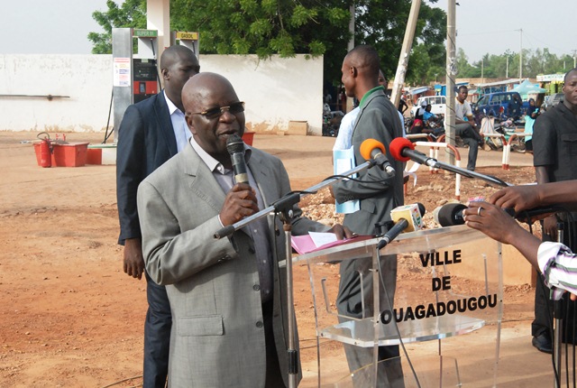 Simon Compaoré a invité les populations et les riverains à un comportement citoyen sur les nouvelles voies