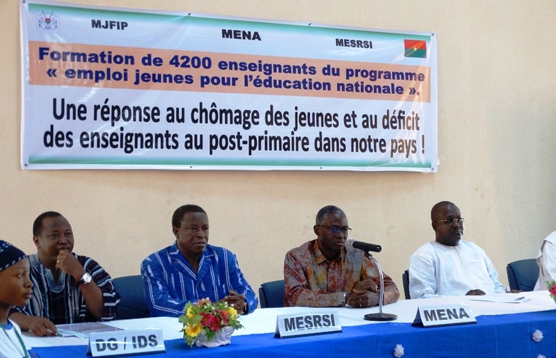 Le comité interministériel du MENA, du MJFIP et du MESRSI était présent à la cérémonie de lancement du projet. © Burkina24 