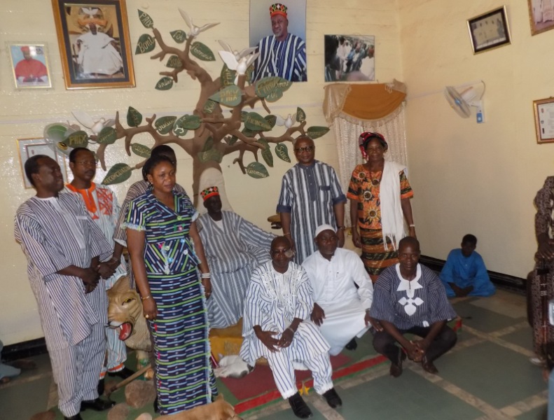 Une délégation de l’exécutif du Conseil Municipal de Ouaga chez le Mogho Naaba Baongo, le 8 juillet 2016.