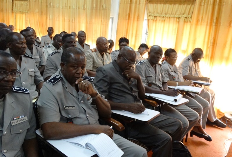 La hiérarchie policière face à lors des échanges avec le ministre de la sécurité intérieure. © Burkina24 