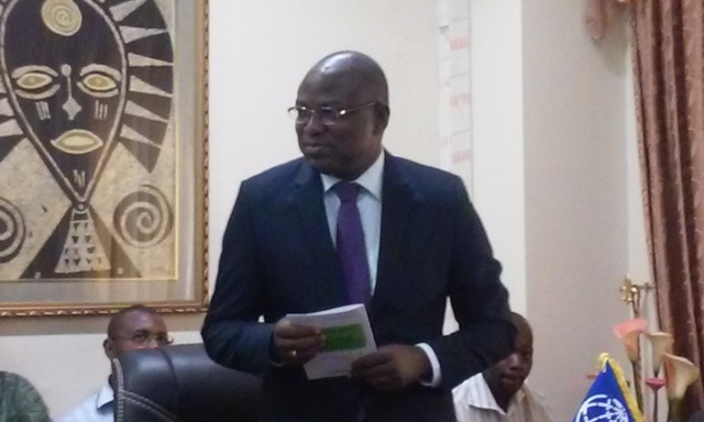 Le ministre des Infrastructures, Eric Bougouma