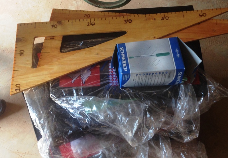 Des manuels scolaires.