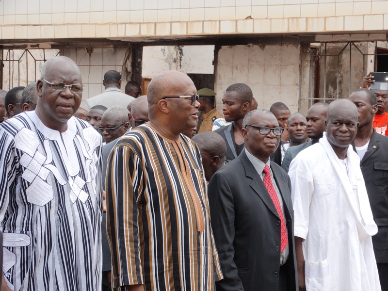 L'ancien Président du CNT et l'ancien Président Jean Baptiste Ouédraogo aux côtés des autorités actuelles © Burkina24