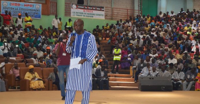 Le Premier ministre à la Maison du peuple de Ouagadougou le 19 novembre 2016 pour présenter le PNDES