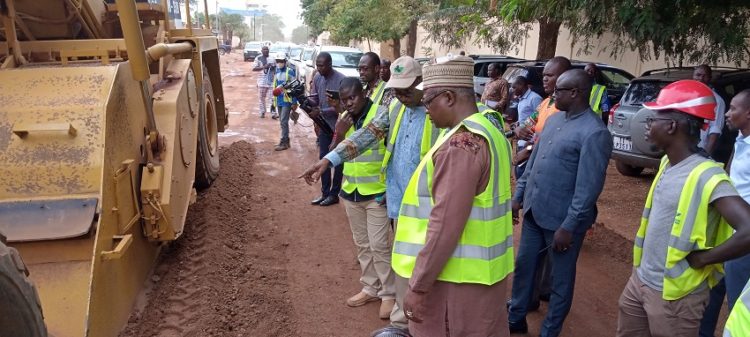 Eric Bougouma visite des chantiers routiers